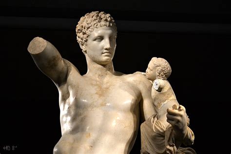 praxiteles hermes de olimpia|Hermes of praxiteles.